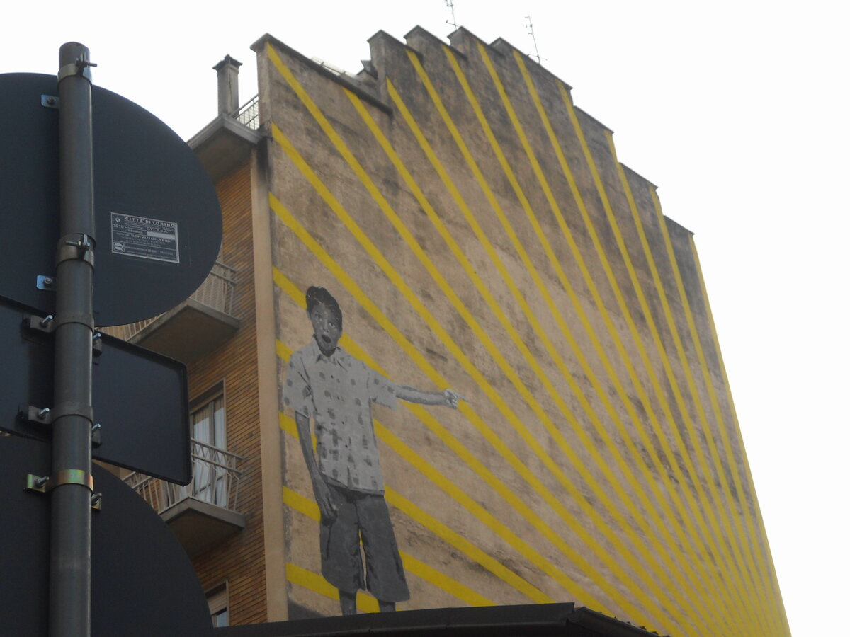 MAU mural on Via Netro, Borgo Campidoglio